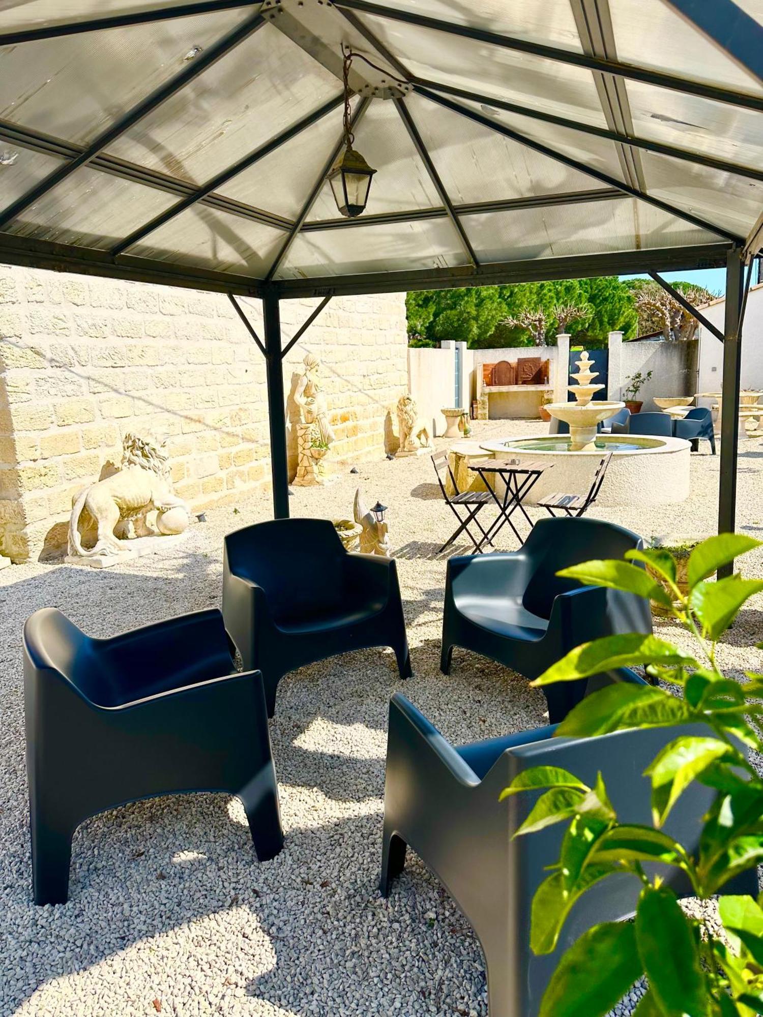 Les Appartements Du Mas - Emeraude Aigues-Mortes Exterior photo